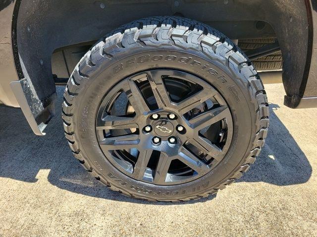 Chevrolet Silverado 1500 Trail Boss Custom Crew Cab 4WD 2024