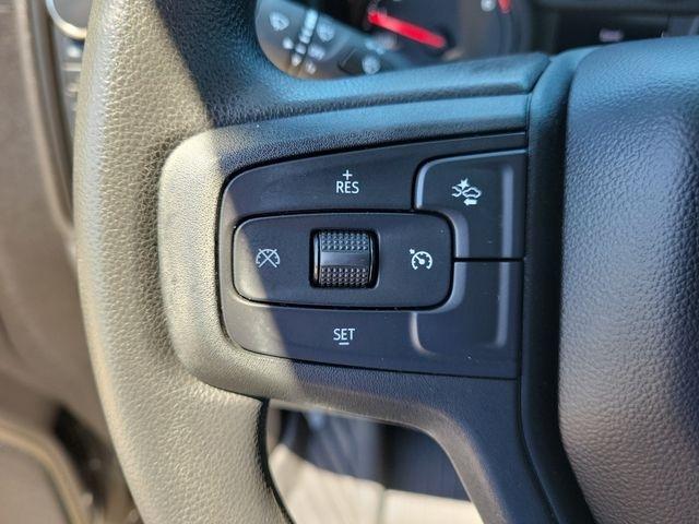 Chevrolet Silverado 1500 Trail Boss Custom Crew Cab 4WD 2024