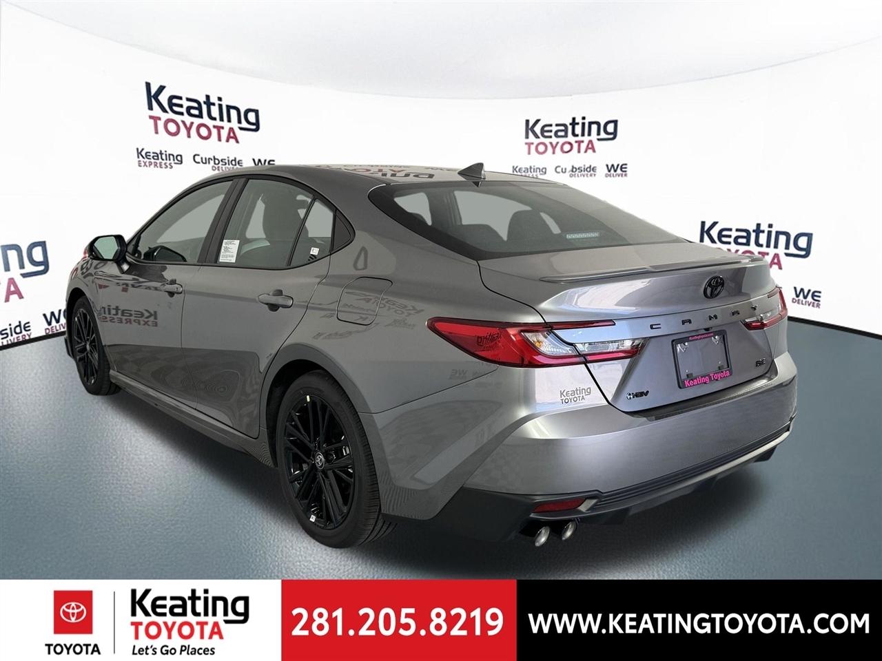 Toyota Camry Hybrid XLE 2026