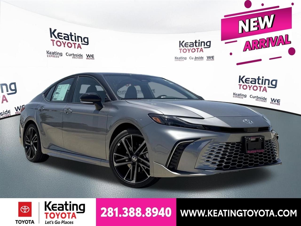 Toyota Camry Hybrid XLE 2026