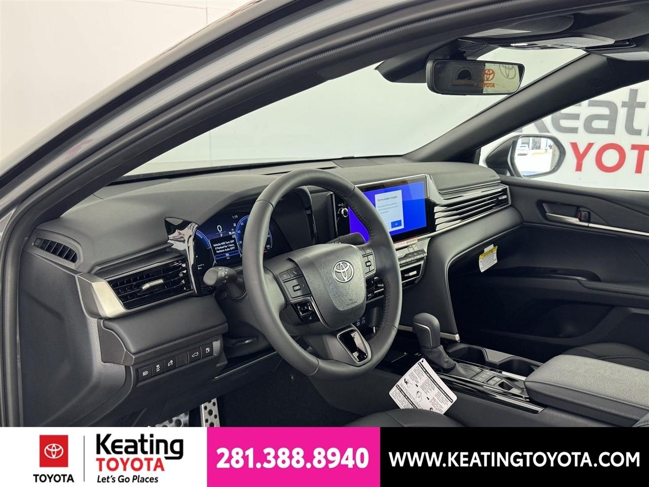 Toyota Camry Hybrid XLE 2026