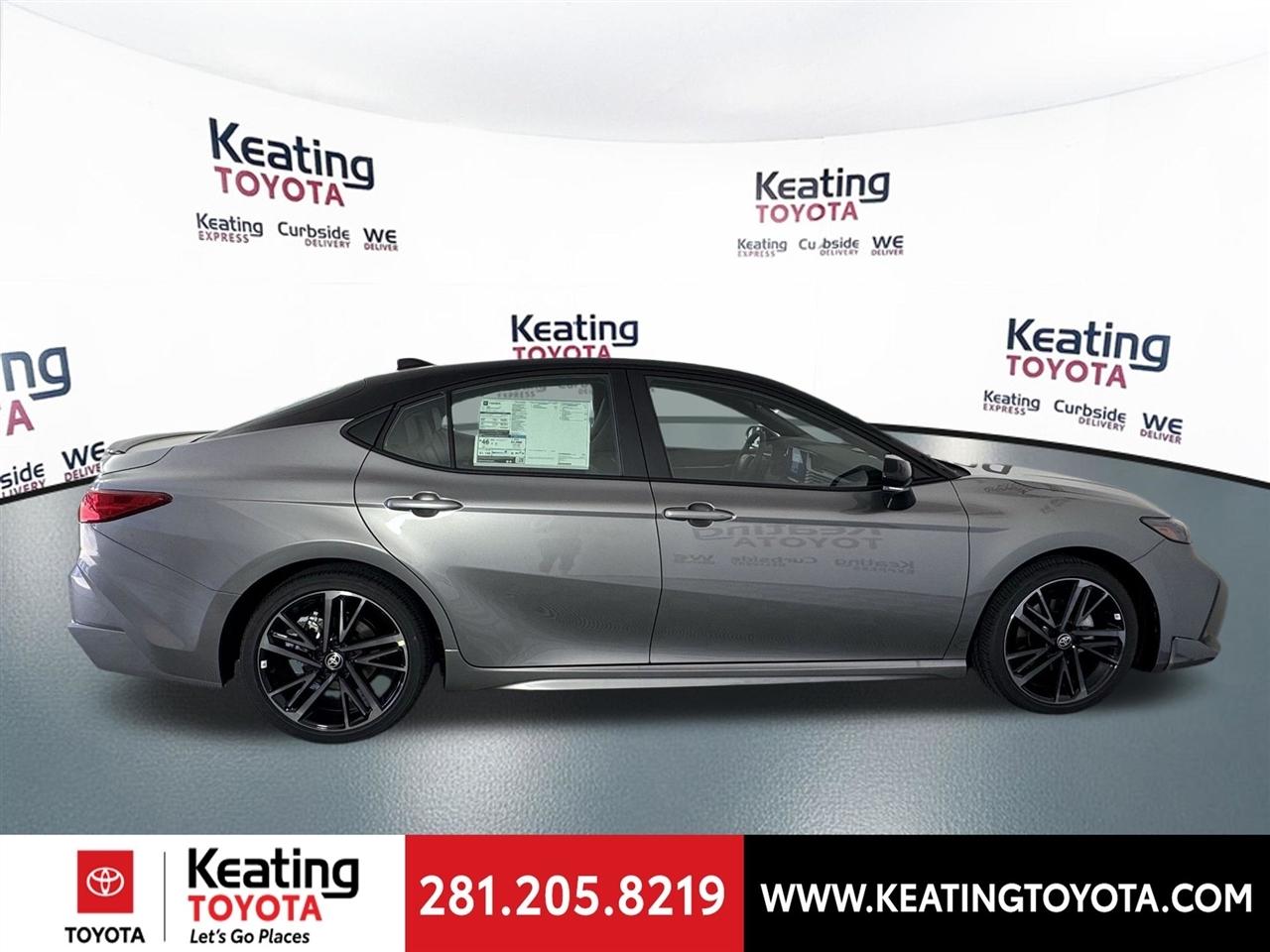 Toyota Camry Hybrid XLE 2026