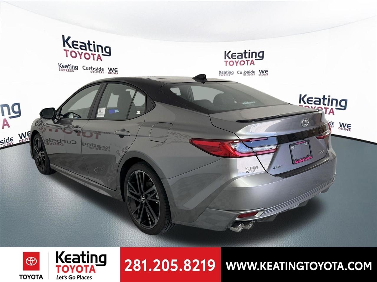 Toyota Camry Hybrid XLE 2026