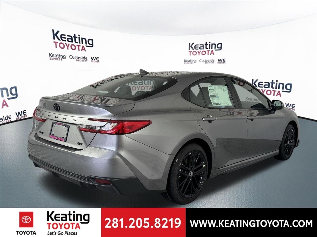 Toyota Camry Hybrid XLE 2026