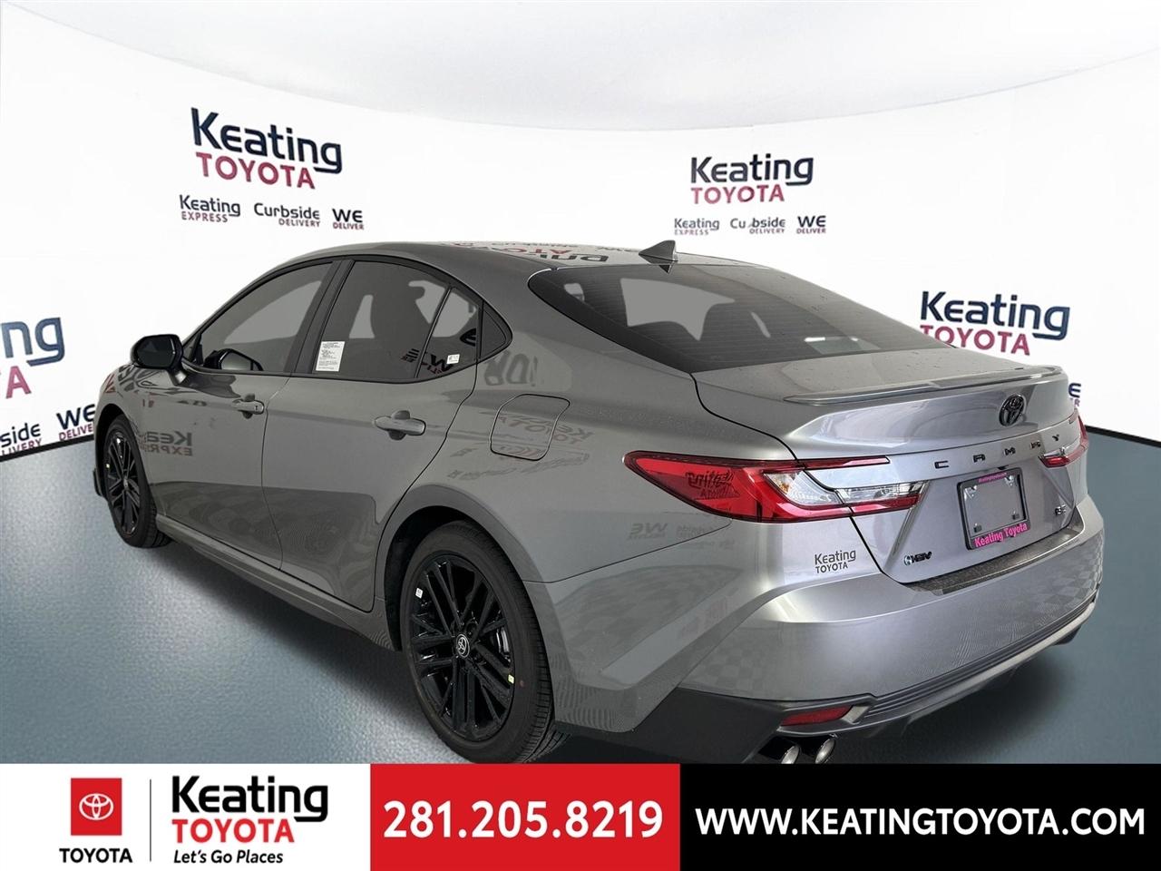 Toyota Camry Hybrid XLE 2026