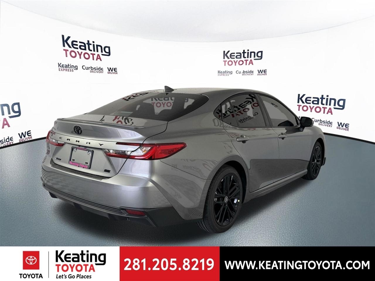 Toyota Camry Hybrid XLE 2026