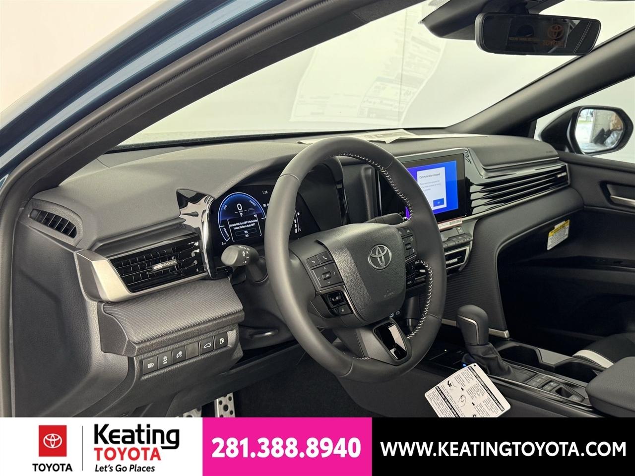Toyota Camry Hybrid XLE 2026