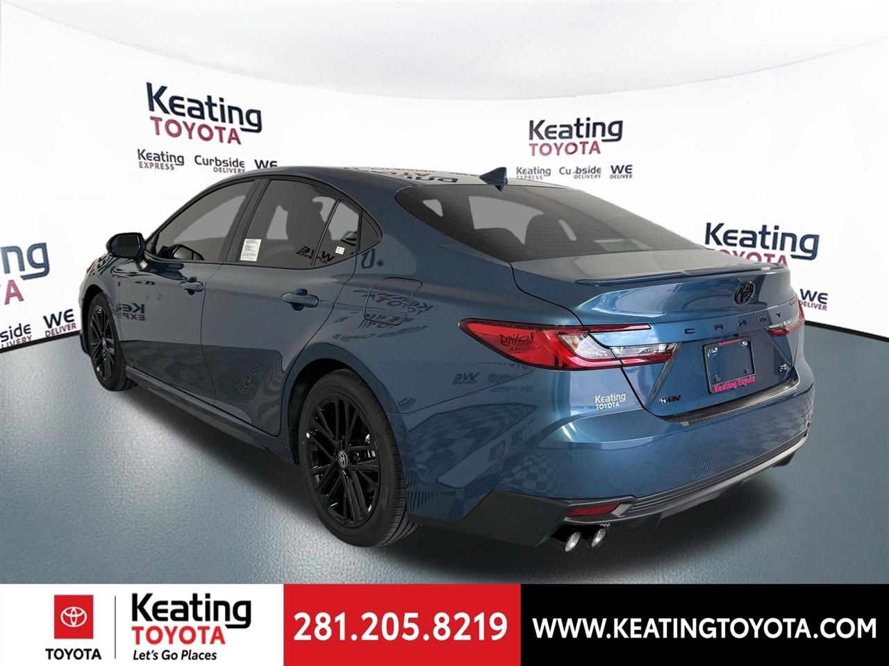 Toyota Camry Hybrid XLE 2026