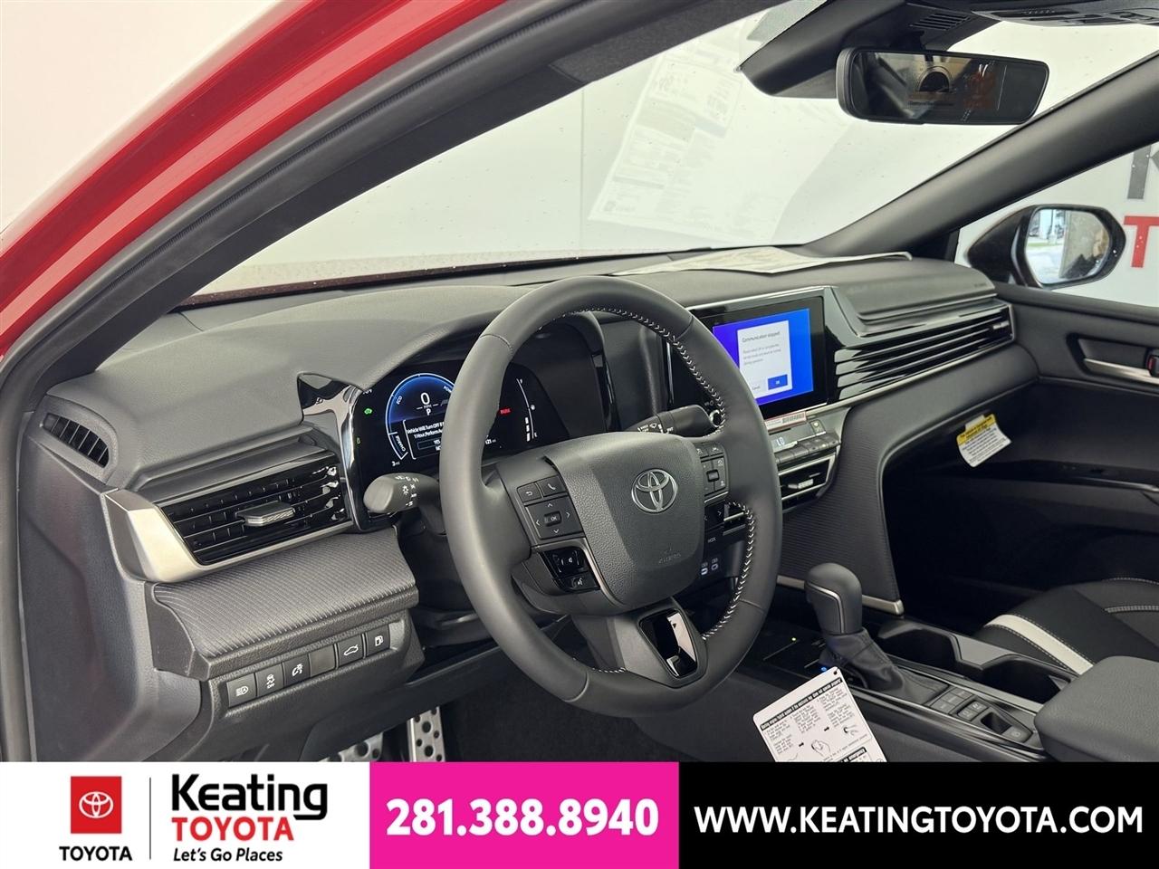 Toyota Camry Hybrid XLE 2026