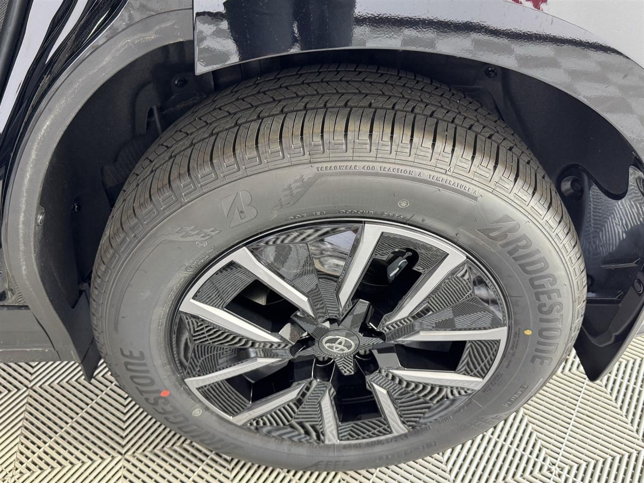 Toyota bZ XLE Plus 2026