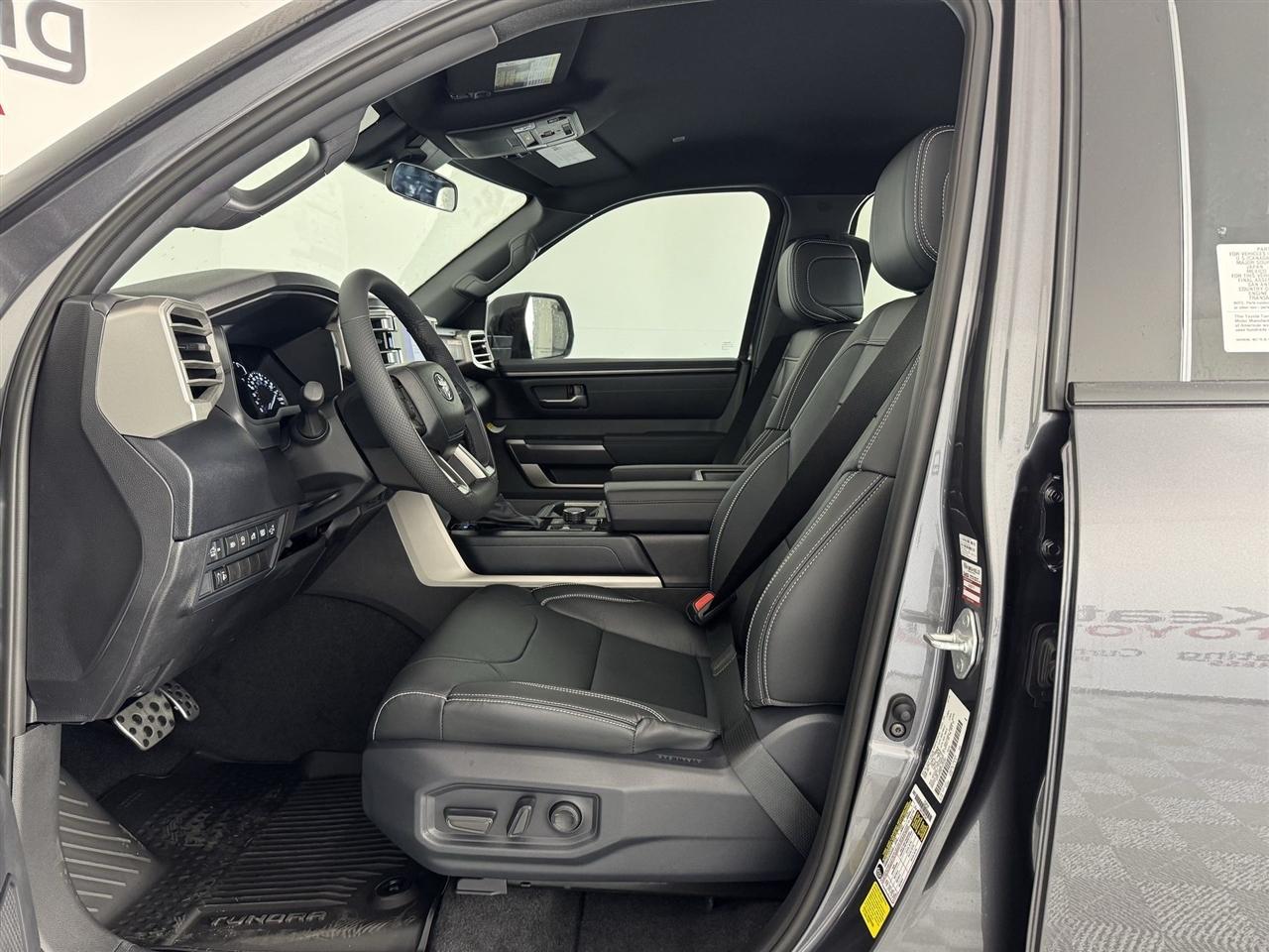 Toyota Tundra SR5 CrewMax 4WD 2026