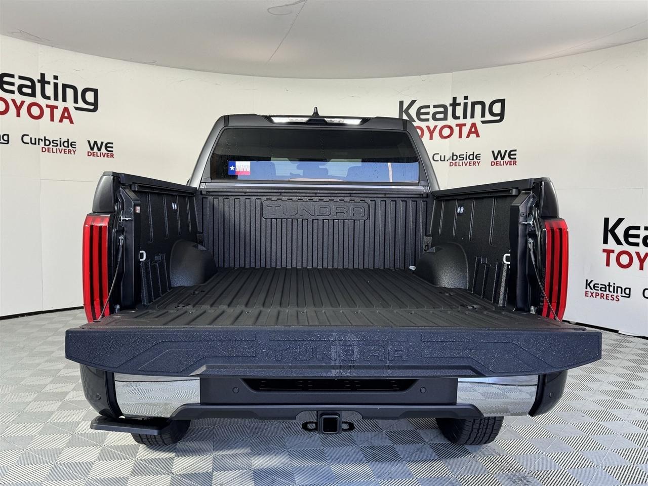 Toyota Tundra SR5 CrewMax 4WD 2026