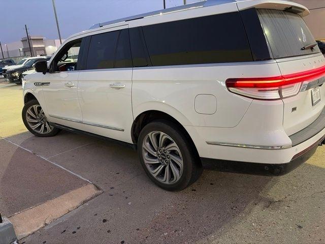 Lincoln Navigator L Reserve 4WD 2022