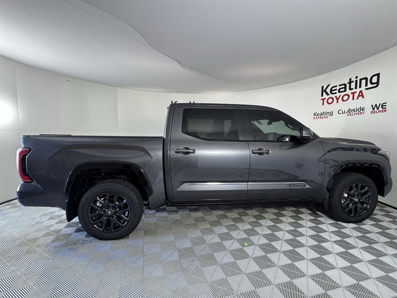 Toyota Tundra Platinum CrewMax 4WD 2026