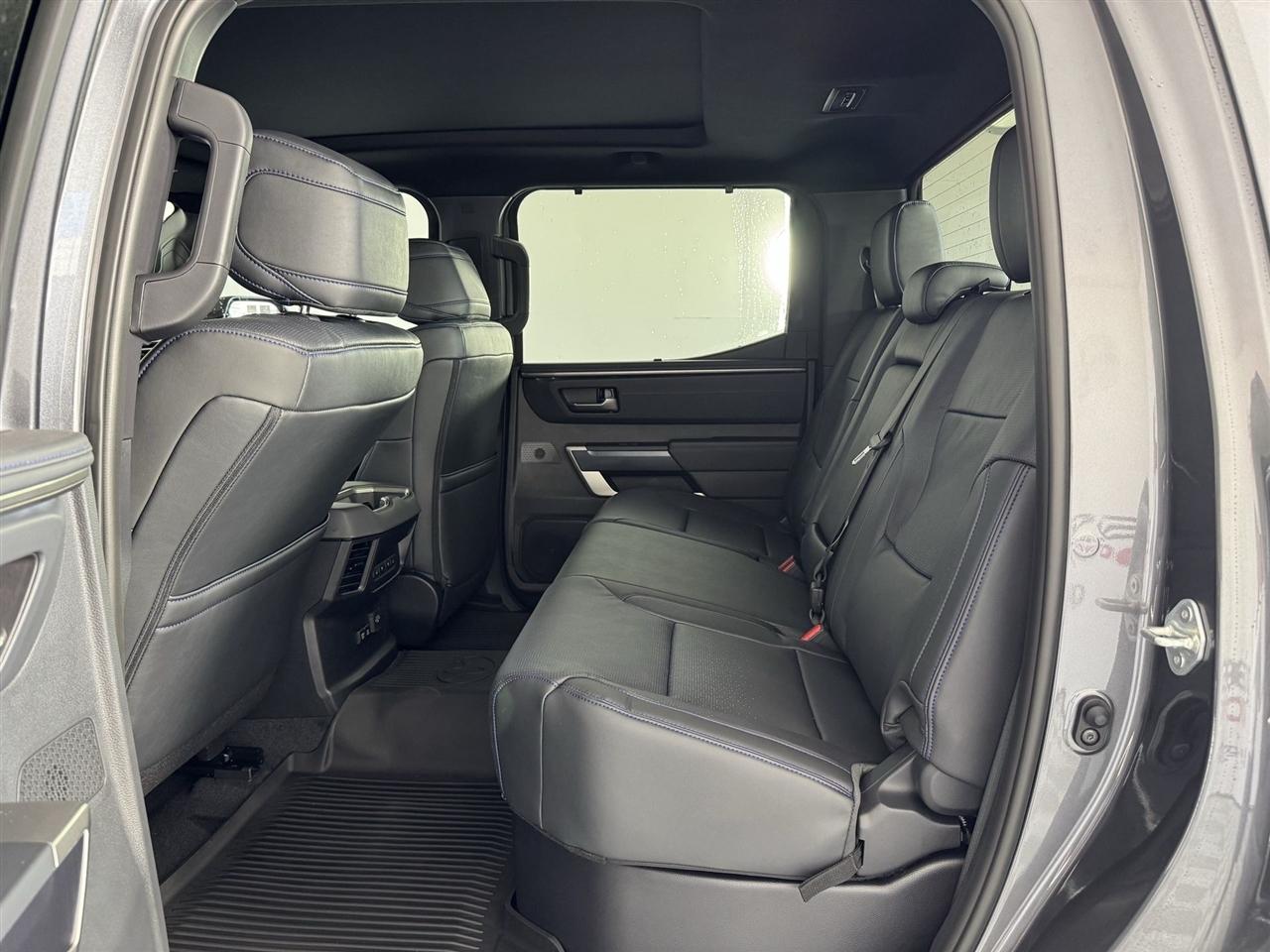 Toyota Tundra Platinum CrewMax 4WD 2026