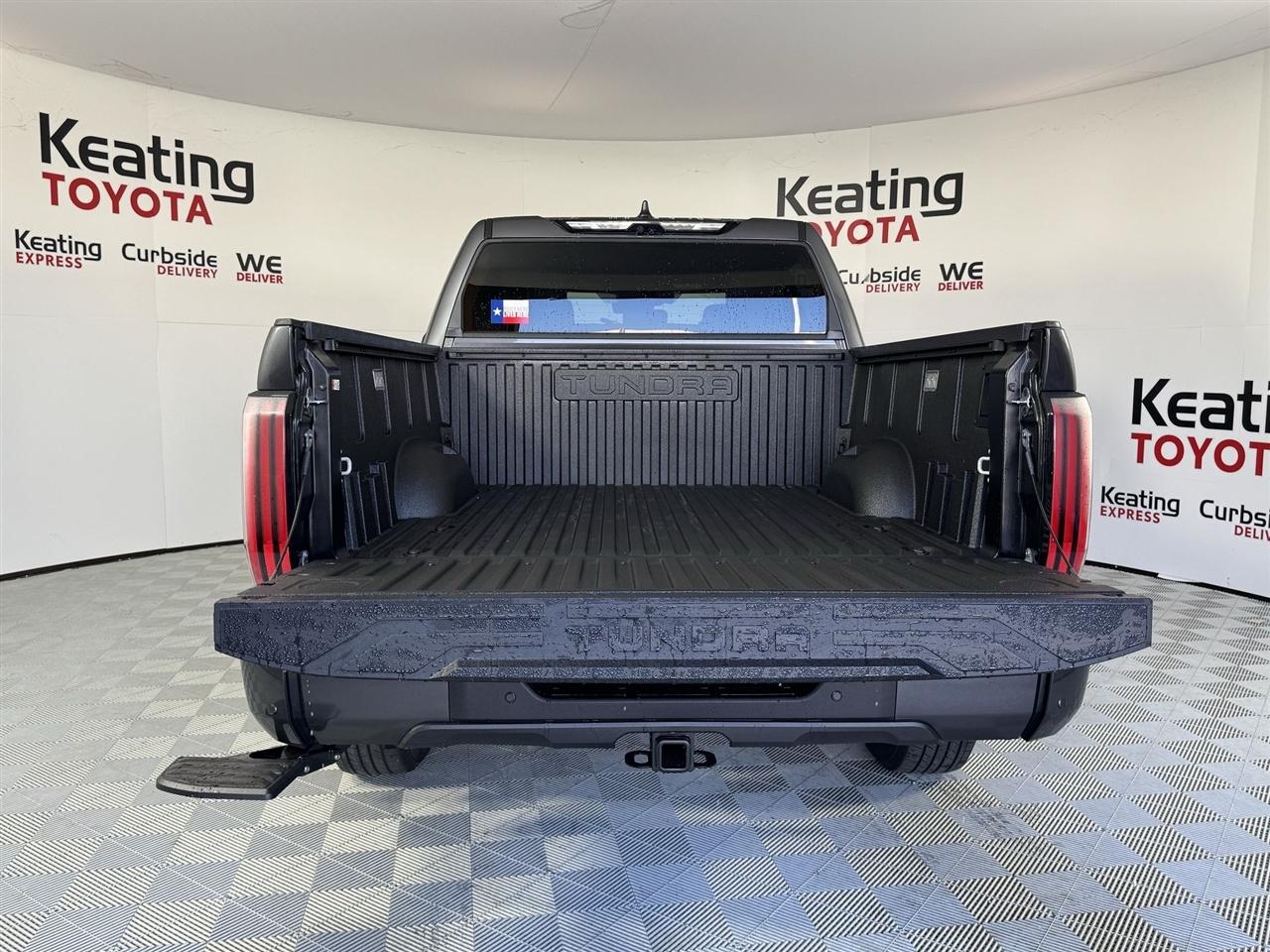 Toyota Tundra Platinum CrewMax 4WD 2026
