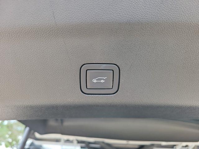 Chevrolet Tahoe High Country 4WD 2023