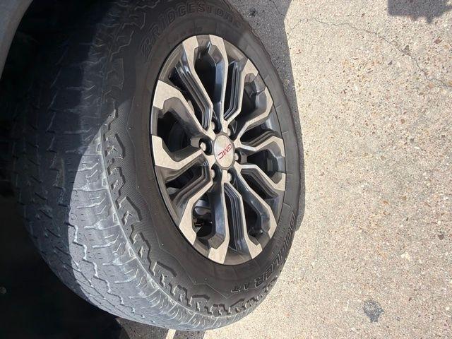 GMC Canyon Denali Crew Cab 4WD 2023