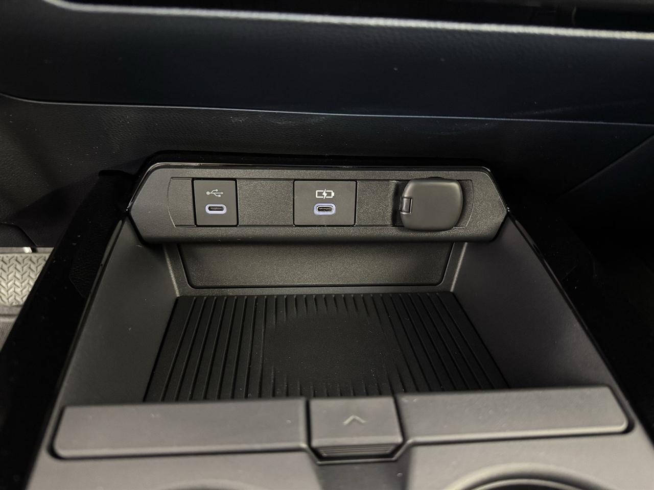Toyota Prius Plug-In Hybrid XSE 2026