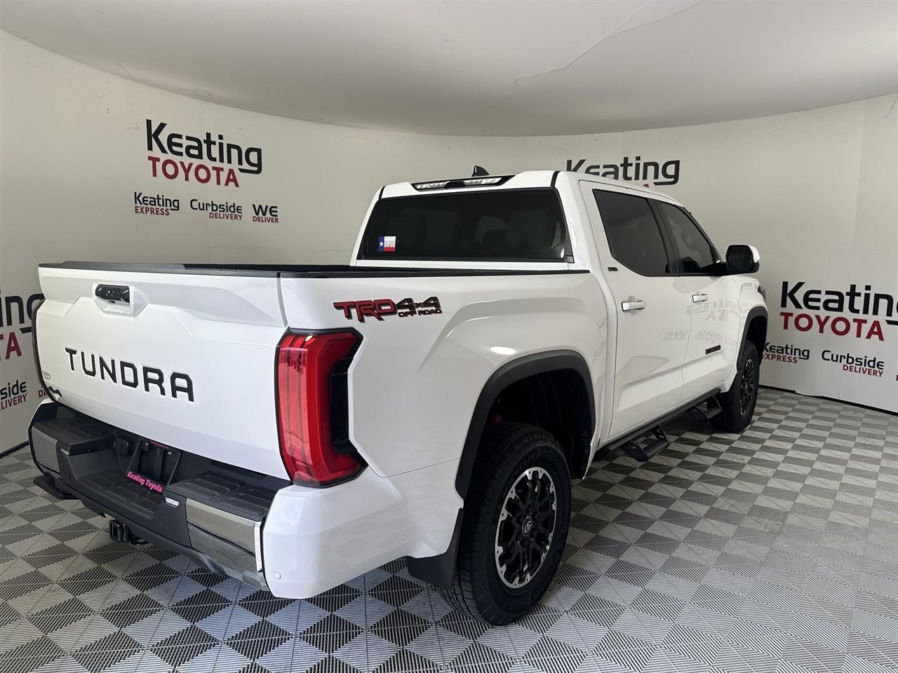 Toyota Tundra SR5 CrewMax 4WD 2026