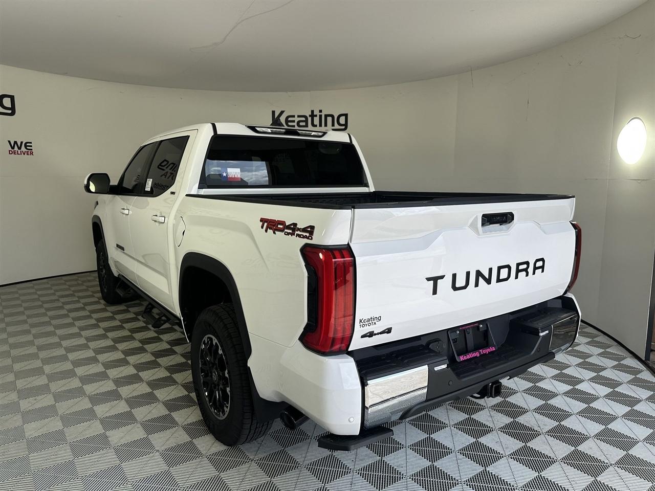 Toyota Tundra SR5 CrewMax 4WD 2026
