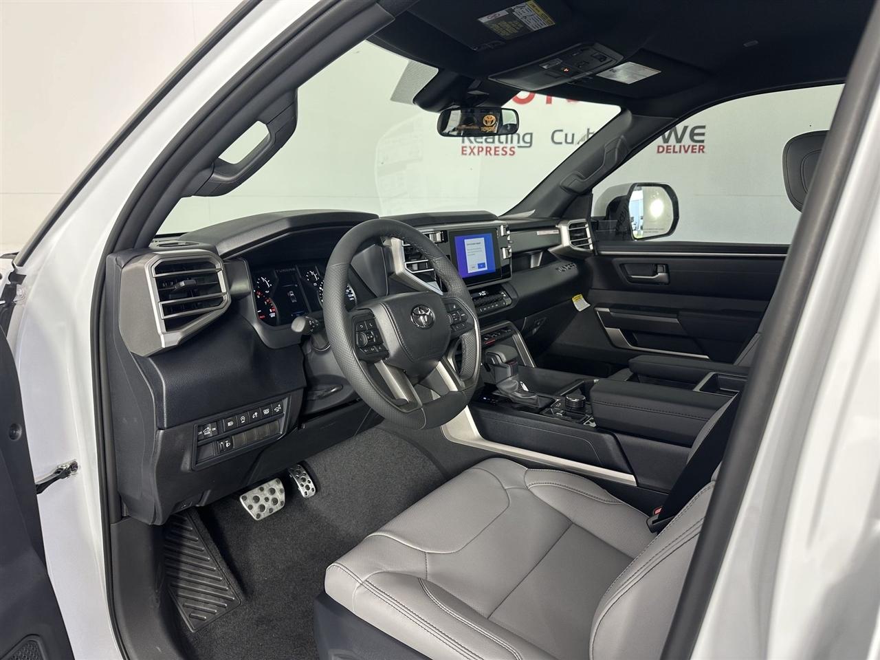 Toyota Tundra SR5 CrewMax 4WD 2026
