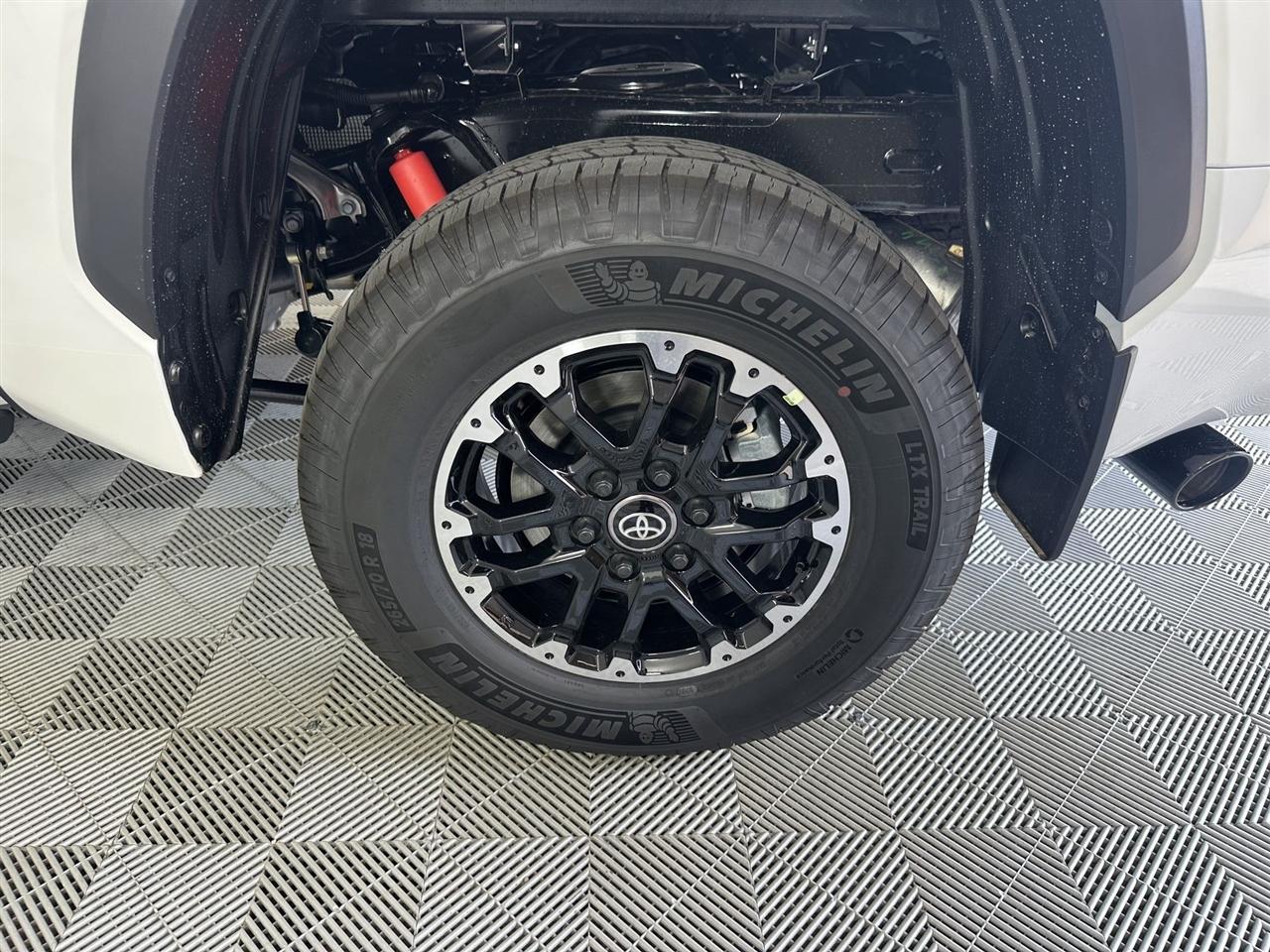 Toyota Tundra SR5 CrewMax 4WD 2026