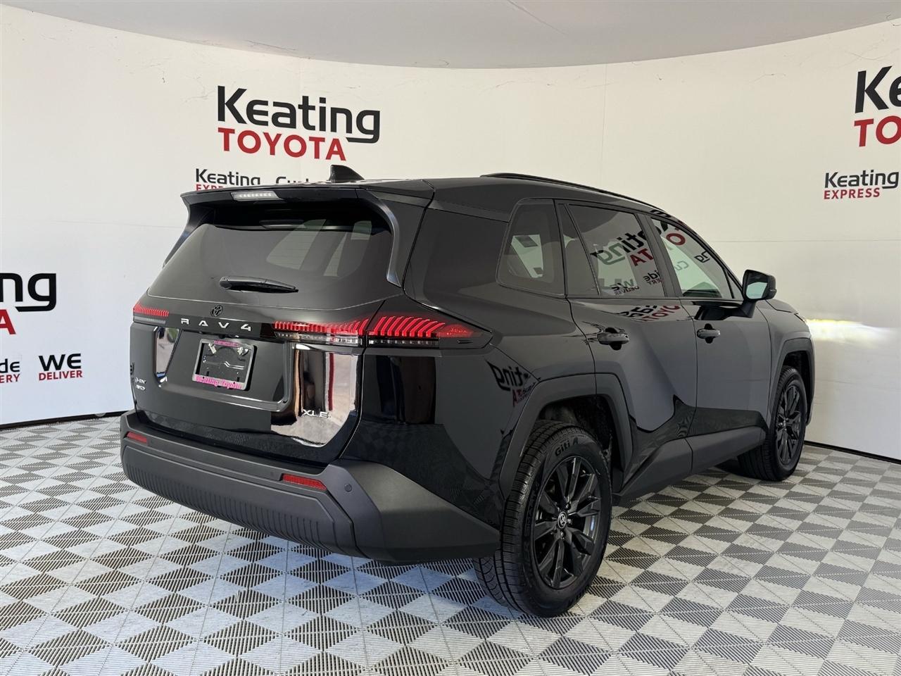 Toyota RAV4 Hybrid XLE Premium AWD 2026