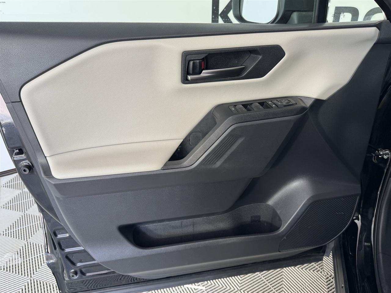 Toyota RAV4 Hybrid XLE Premium AWD 2026