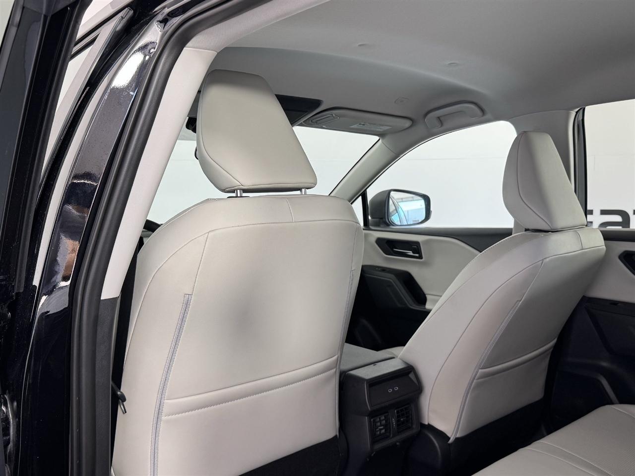 Toyota RAV4 Hybrid XLE Premium AWD 2026