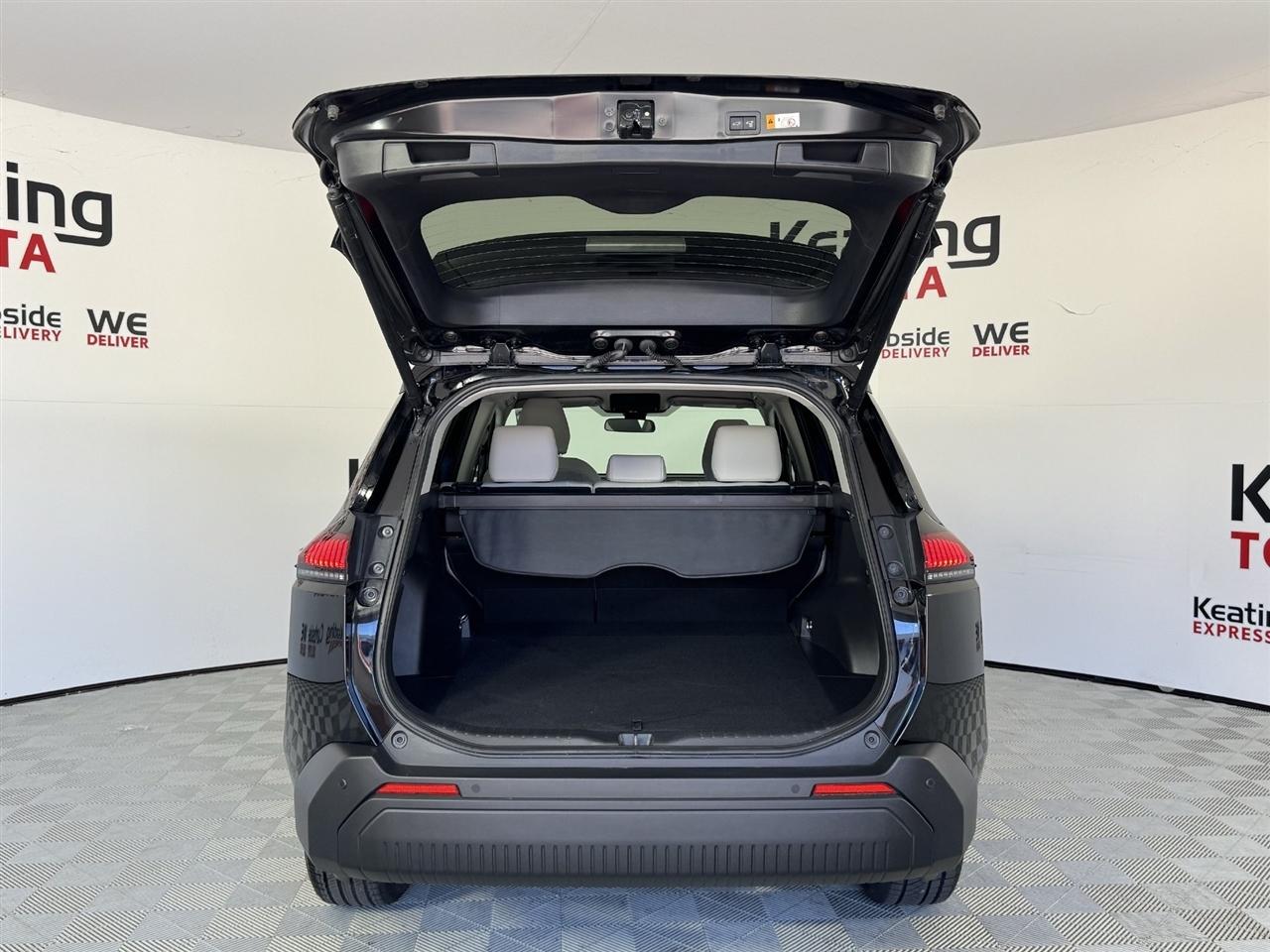 Toyota RAV4 Hybrid XLE Premium AWD 2026
