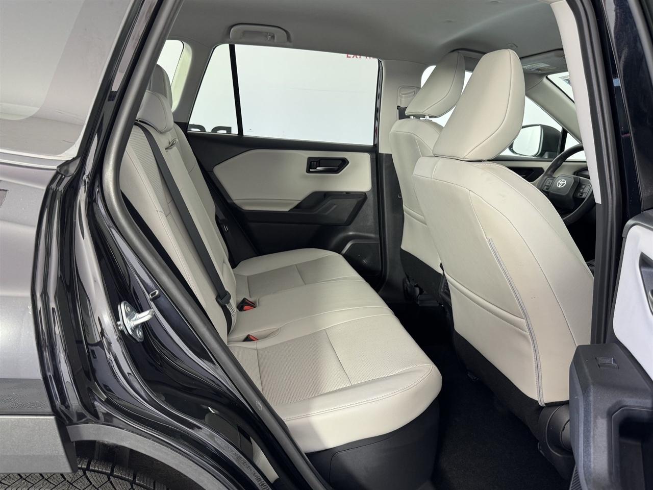 Toyota RAV4 Hybrid XLE Premium AWD 2026