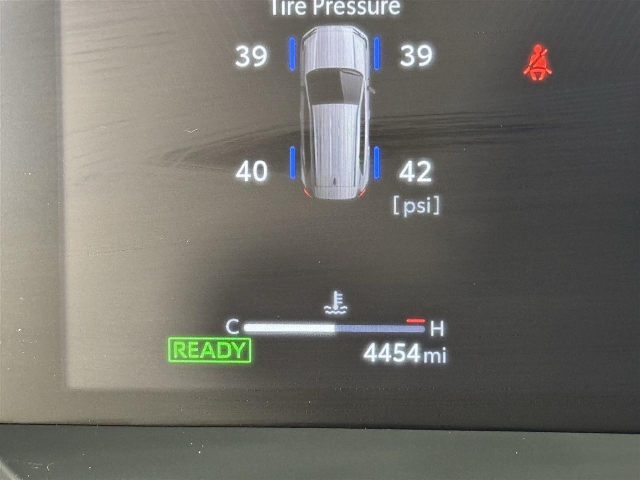 Toyota RAV4 Hybrid XLE Premium AWD 2026