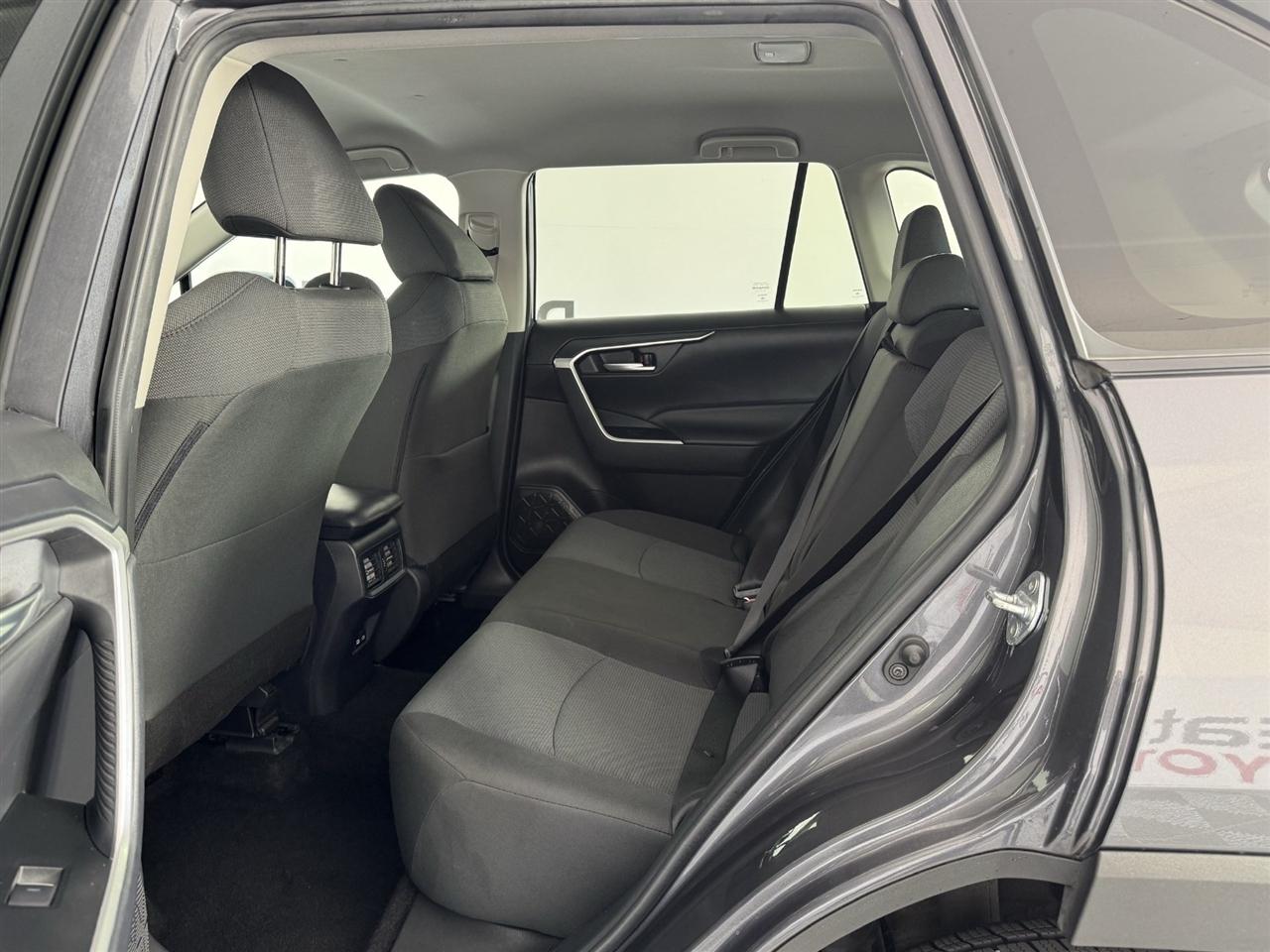 Toyota RAV4 XLE 2025