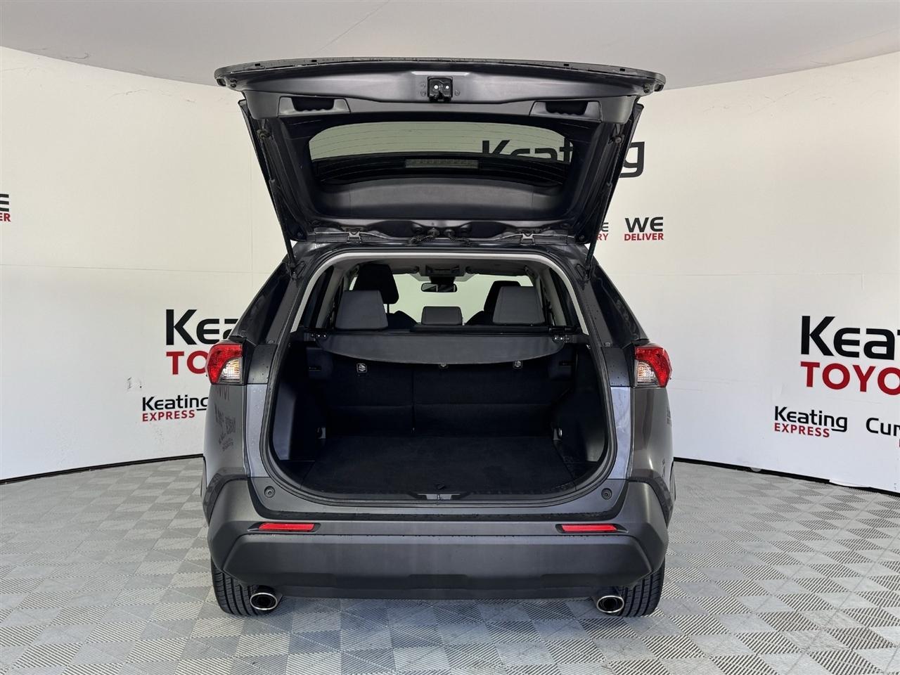Toyota RAV4 XLE 2025