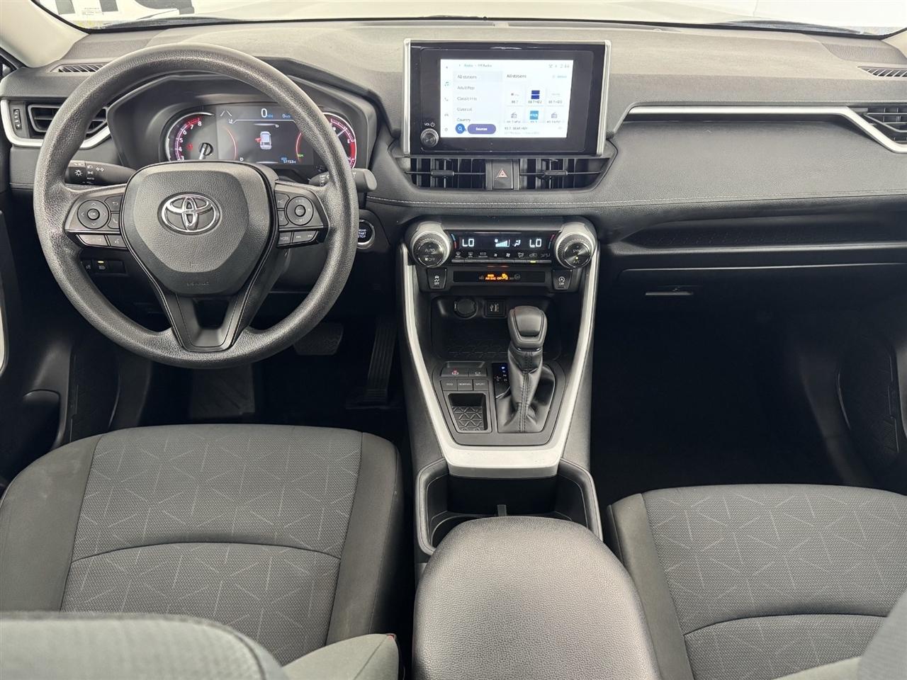 Toyota RAV4 XLE 2025