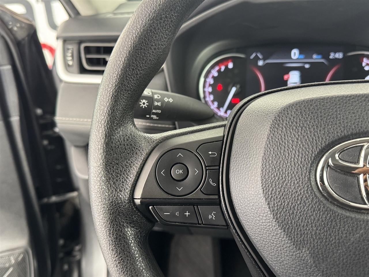 Toyota RAV4 XLE 2025