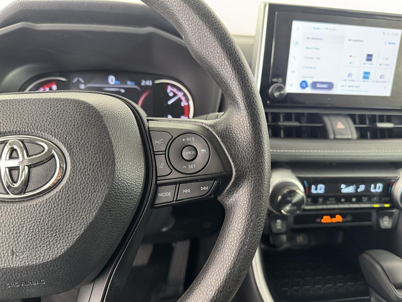 Toyota RAV4 XLE 2025