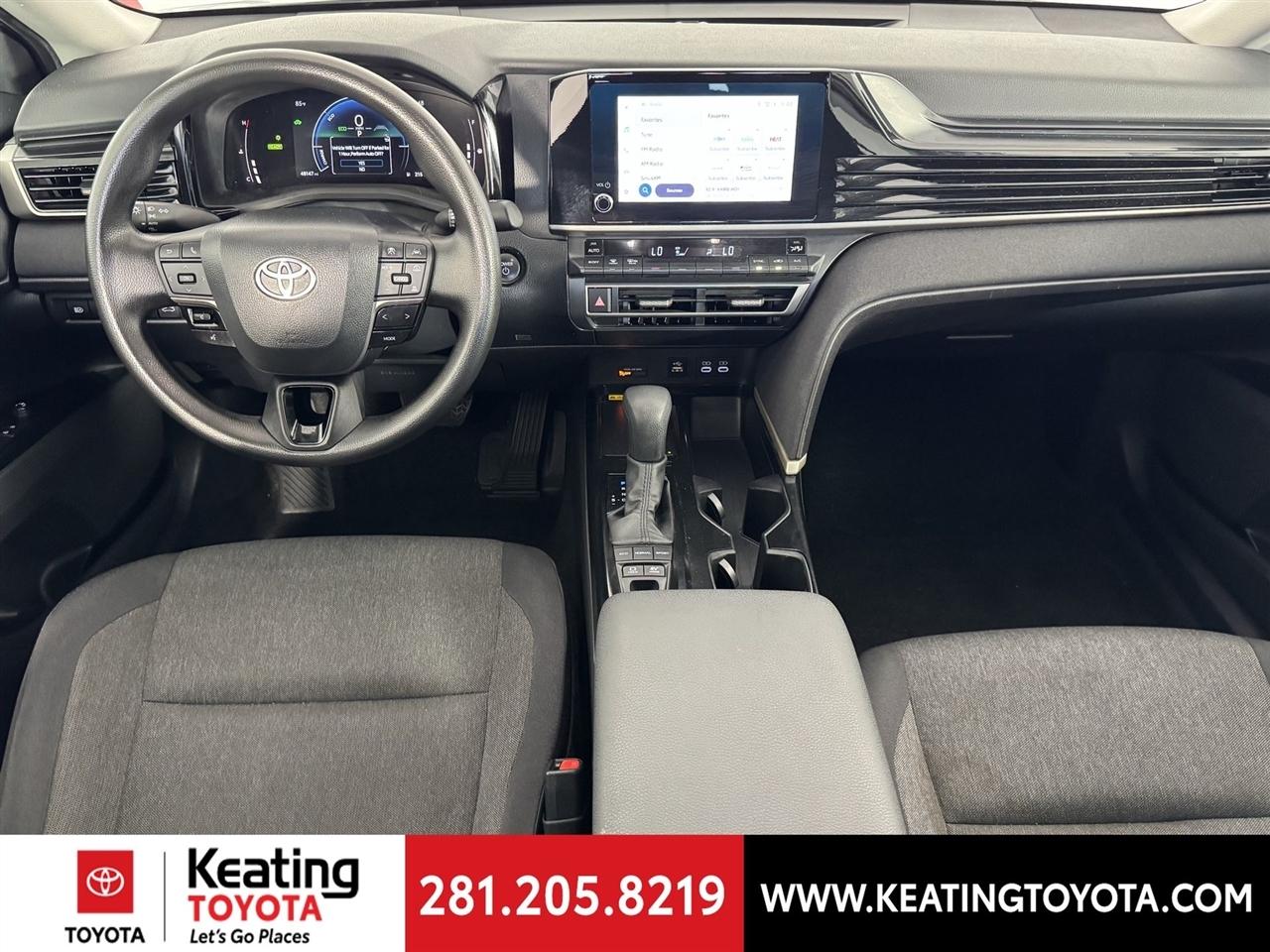 Toyota Camry Hybrid XLE 2025