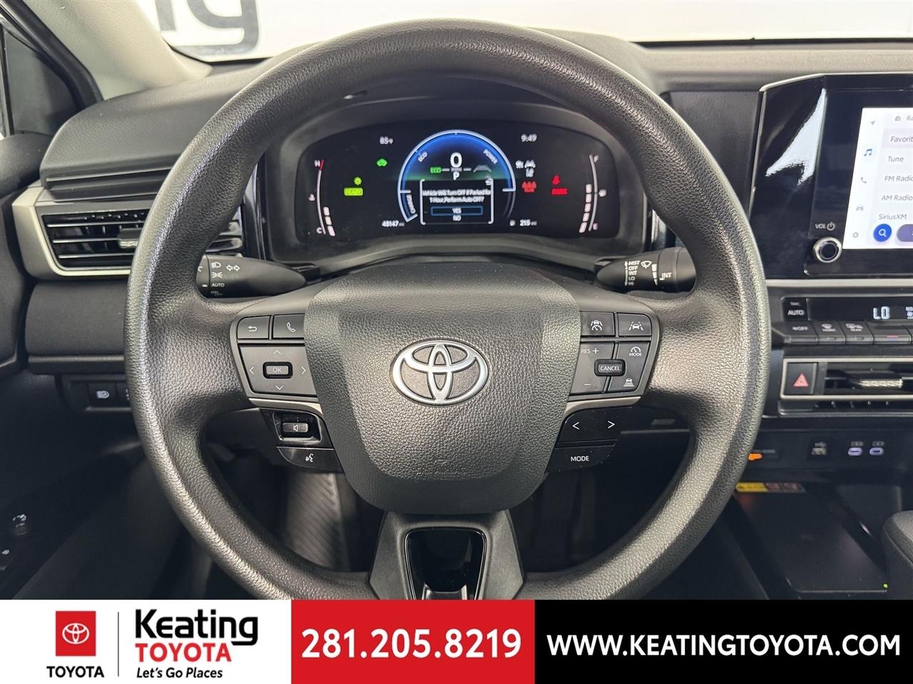 Toyota Camry Hybrid XLE 2025