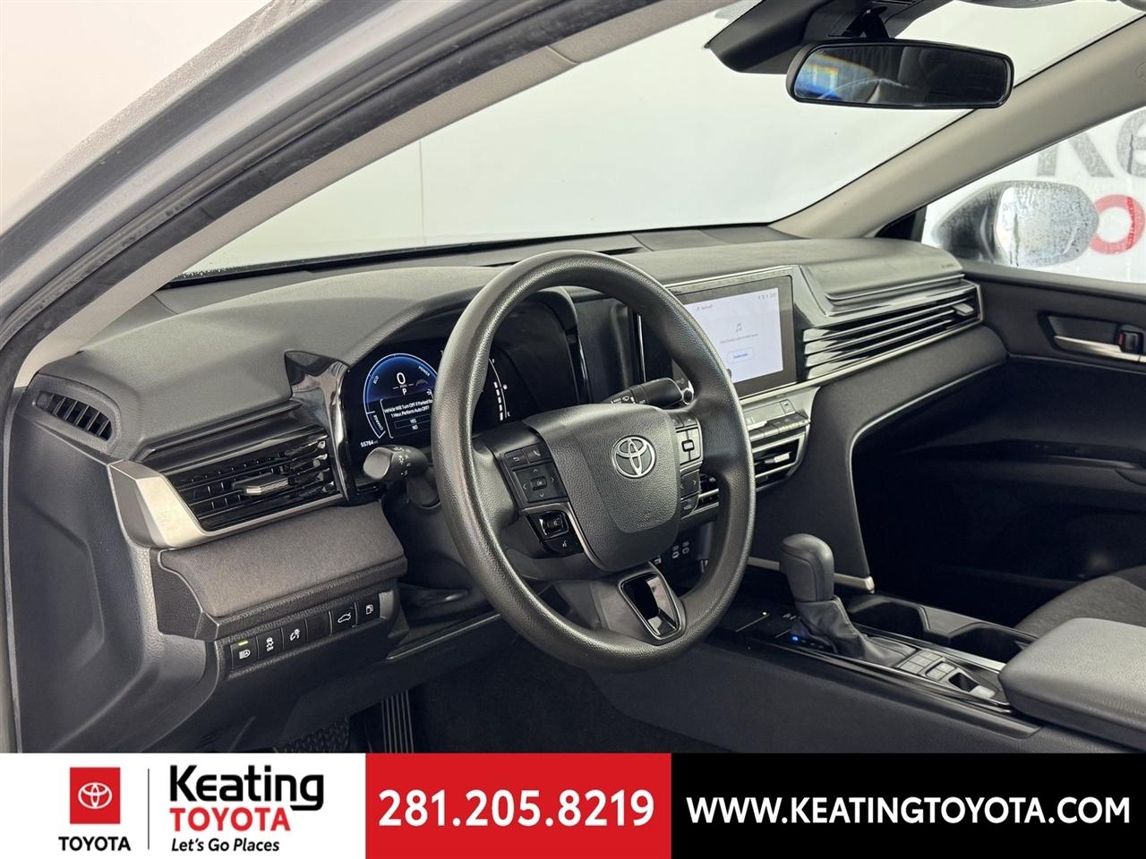 Toyota Camry Hybrid XLE 2025