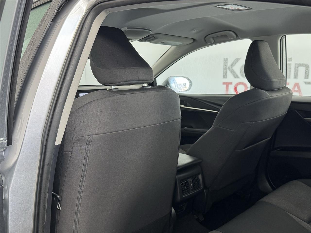 Toyota Camry Hybrid XLE 2025