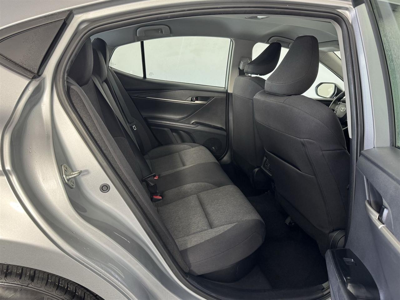 Toyota Camry Hybrid XLE 2025