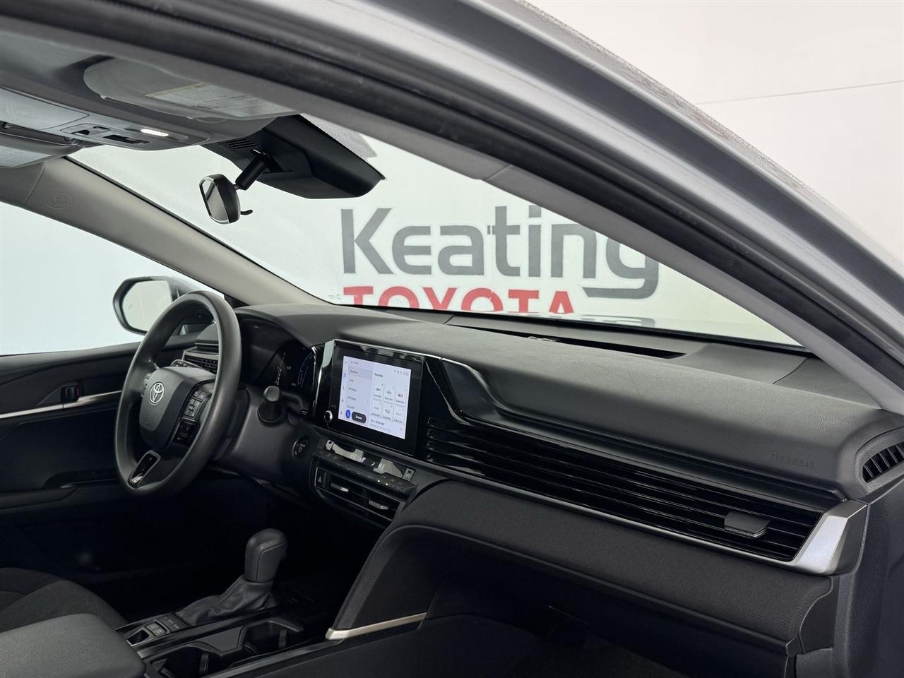 Toyota Camry Hybrid XLE 2025