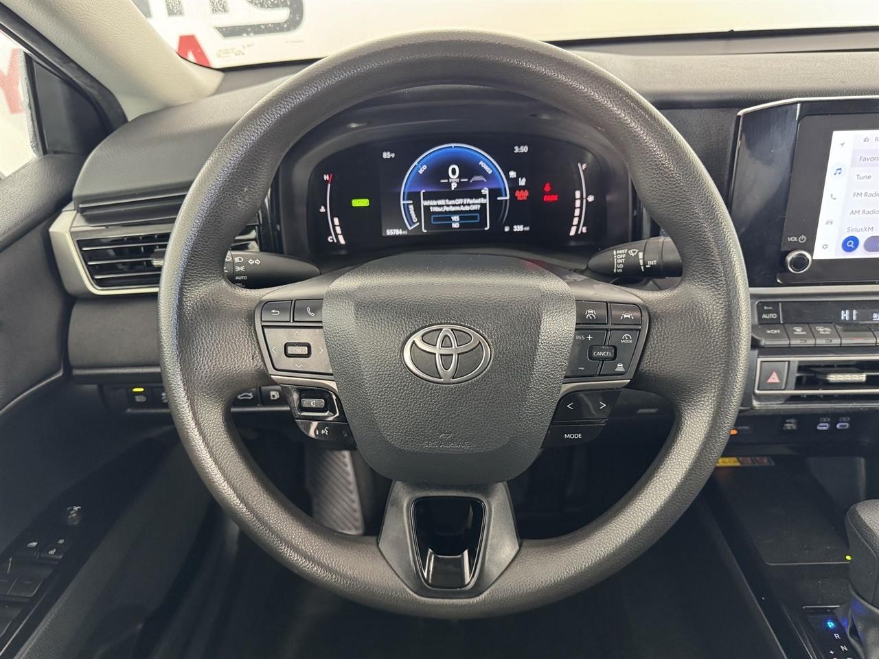 Toyota Camry Hybrid XLE 2025