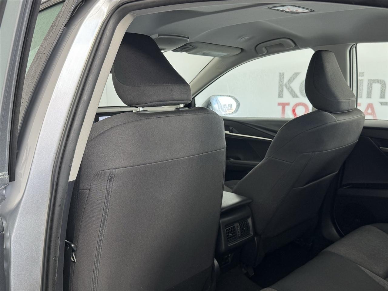Toyota Camry Hybrid XLE 2025