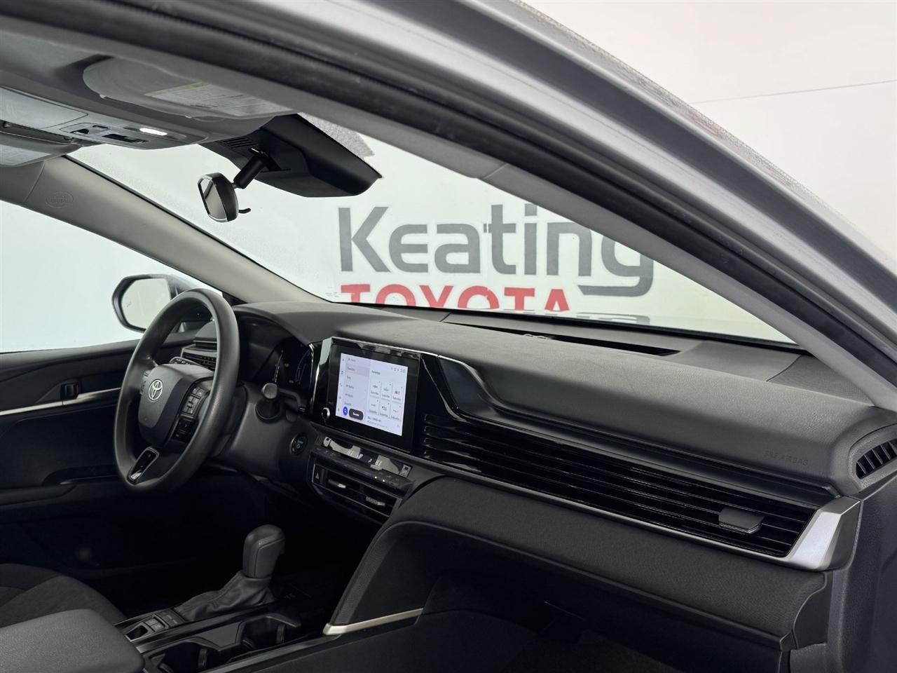 Toyota Camry Hybrid XLE 2025