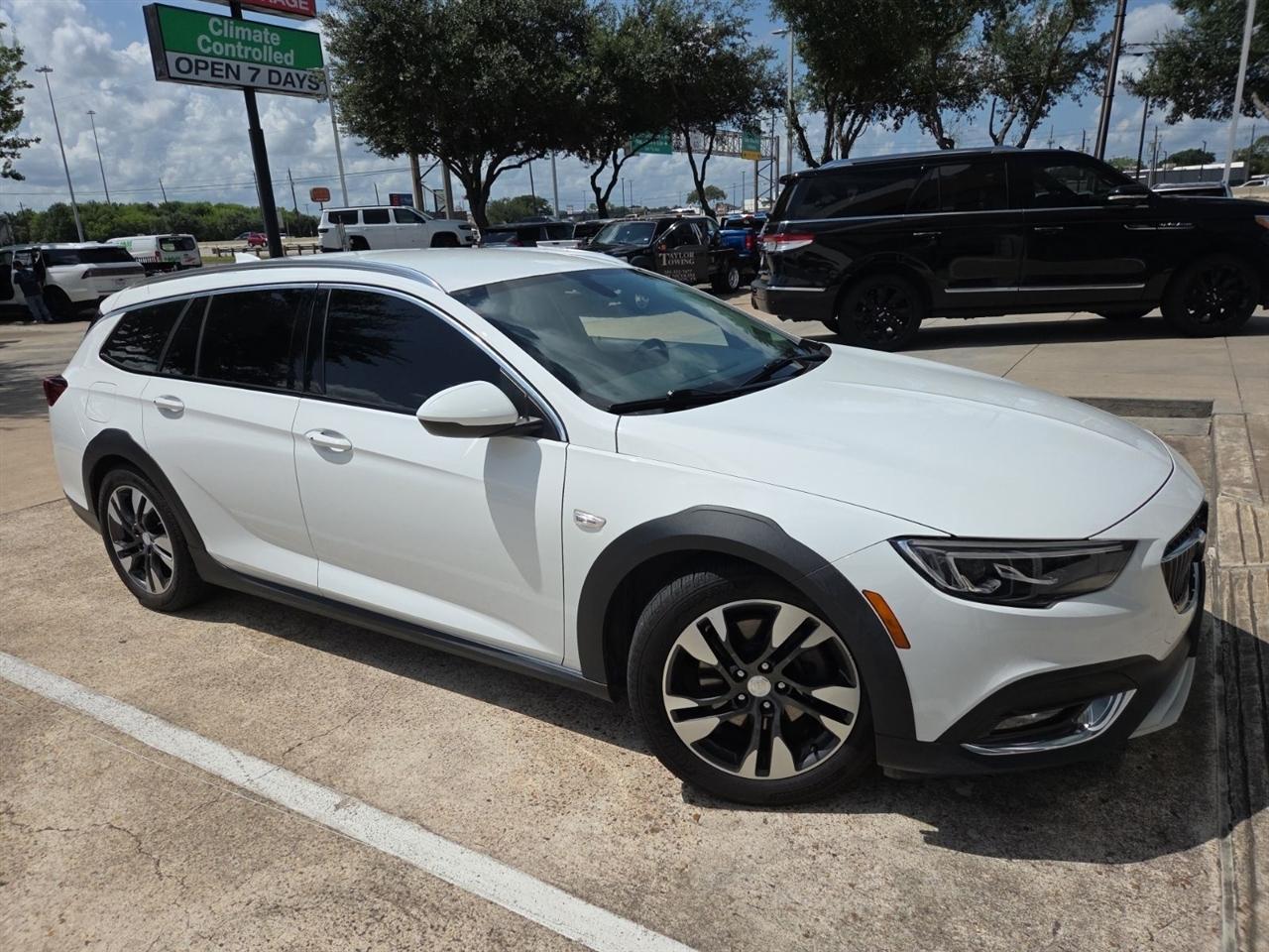 Buick Regal TourX Essence 2019