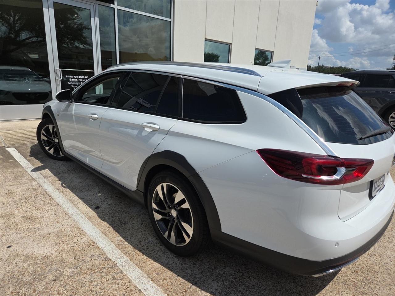 Buick Regal TourX Essence 2019