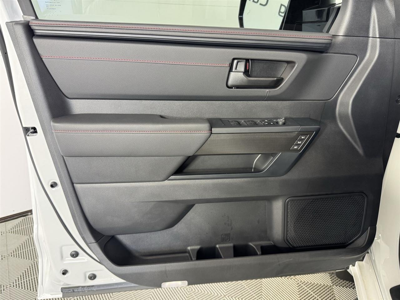 Toyota Tundra TRD PRO CrewMax 4WD Hybrid 2026